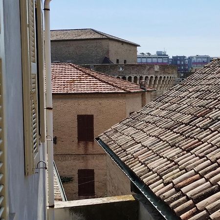 Palazzo Cavalletti - Appartamenti Nel Cuore Di Senigallia Esterno foto